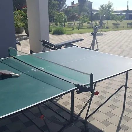 Ground Floor With Spacious Backyard Gostinjska kuća 3*